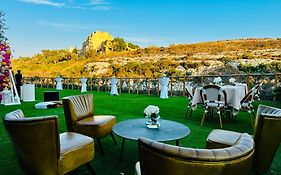 Cesca'S Boutique Hotel